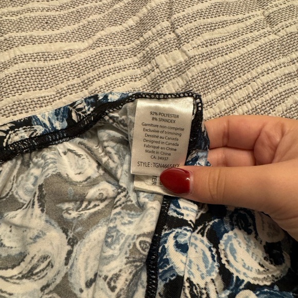 Tag Blue and White Knee Length Lightweight Skirt - Picture 5 of 5